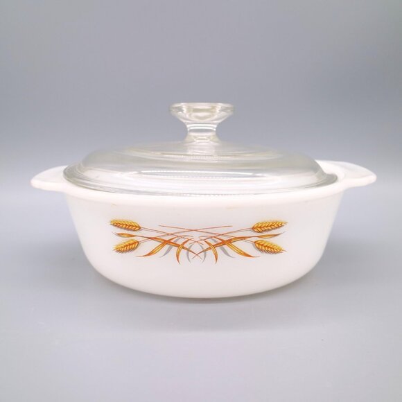 Anchor Hocking #447 Fire King Golden Wheat Milk Glass 1.5qt Casserole Dish - Picture 3 of 5